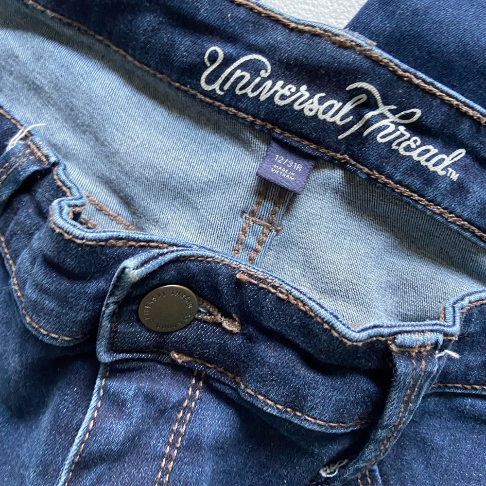 Universal Thread jeans - Picture 3 of 3
